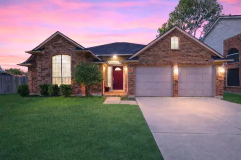 16042 Brittany Knoll Dr, Houston, TX 77095