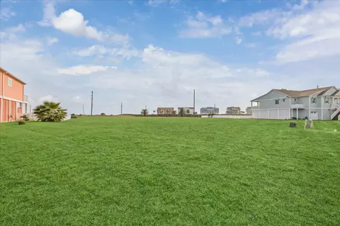 4203 S Sunset Bay Dr, Galveston, TX 77554