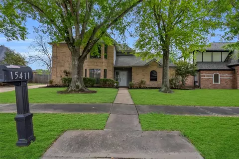 15411 Monte Vista Dr, Houston, TX 77083