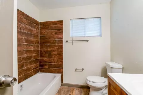 Bath - 24615 Wilderness Rd, Spring, TX 77380 photo 2 of 5