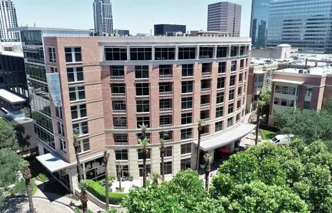 1901 Post Oak Blvd #2215, Houston, TX 77056