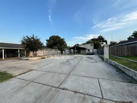3304 Dartmouth Dr, Pasadena, TX 77503