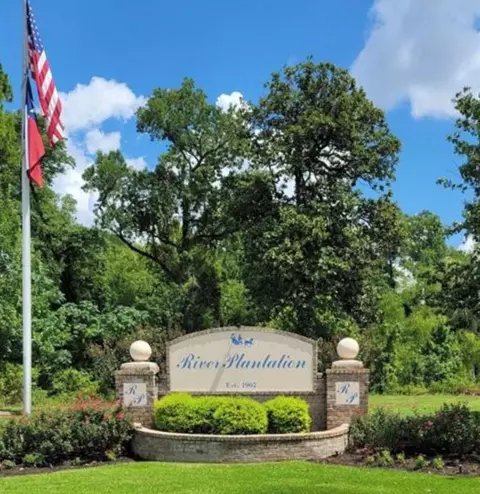 49 Robert E Lee Dr, Conroe, TX 77302