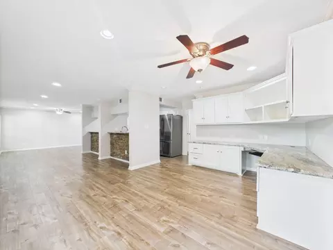 5333 Richmond Ave #11, Houston, TX 77056