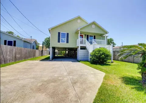 641 4th St, San Leon, TX 77539