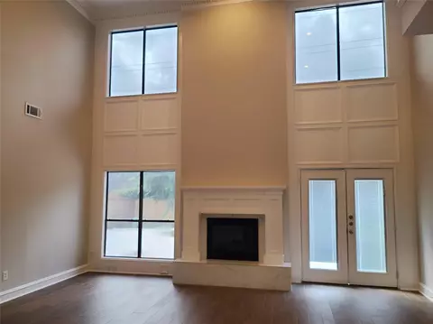 Living - 6111 Hampton Way Ct, Spring, TX 77389 photo 3 of 10