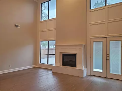 Living - 6111 Hampton Way Ct, Spring, TX 77389 photo 2 of 10