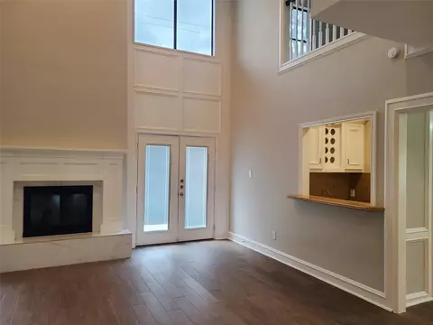 Living - 6111 Hampton Way Ct, Spring, TX 77389 photo 5 of 10