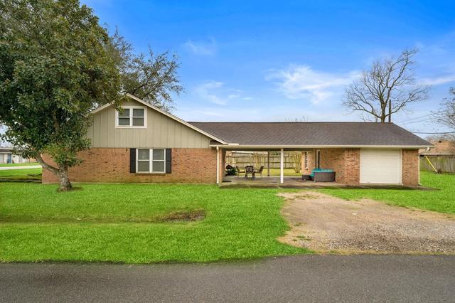 702 S 2nd St, La Porte, TX 77571