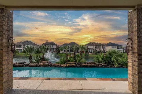 18119 Blues Point Dr, Cypress, TX 77429