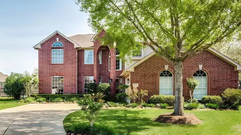 3211 Hickory Grove Ln, Pearland, TX 77584