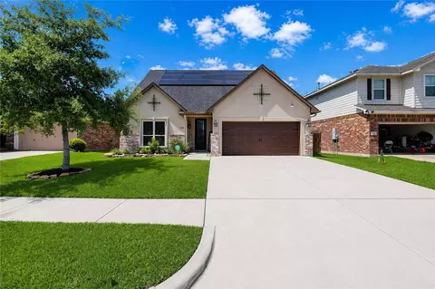 1106 Lasso Ct, Alvin, TX 77511