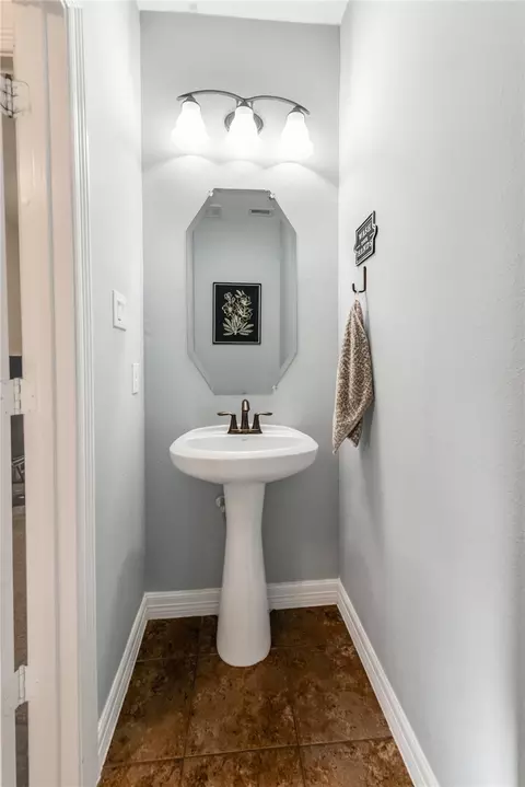 Bath - 702 Aulia Ln, Spring, TX 77386 photo 1 of 5