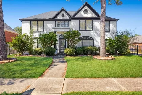 2112 Tipperary Dr, Pearland, TX 77581