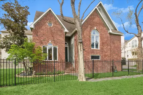 5401 Floyd St, Houston, TX 77007