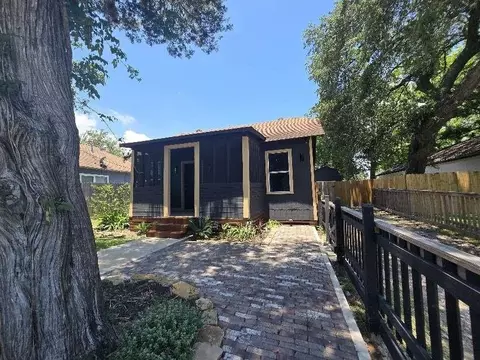 2119 Carolina St, Baytown, TX 77520