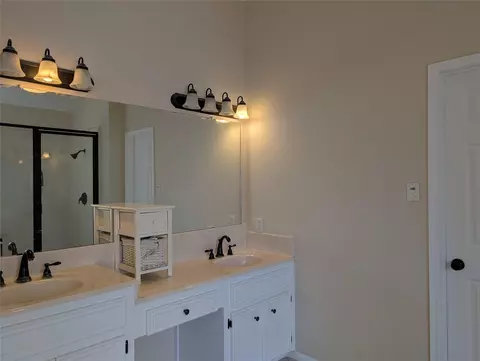 Bath - 19623 Teller Blvd, Spring, TX 77388 photo 2 of 4