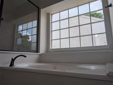 Bath - 19623 Teller Blvd, Spring, TX 77388 photo 3 of 4