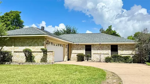 706 Leicester Ln, Houston, TX 77034