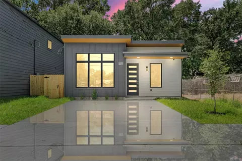 1277 Dewalt St, Houston, TX 77088