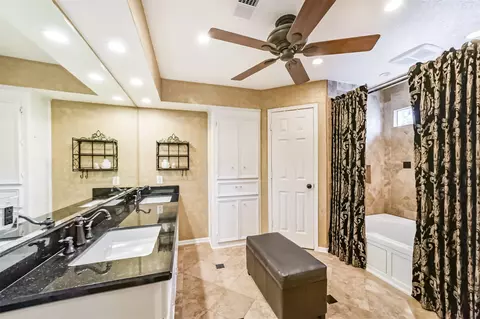 Bath - 17815 Routhland Dr, Spring, TX 77379 photo 2 of 6
