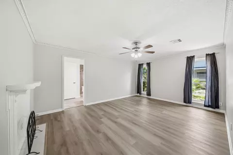 Living - 626 Magic Oaks Dr, Spring, TX 77388 photo 9 of 10