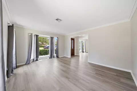 Living - 626 Magic Oaks Dr, Spring, TX 77388 photo 3 of 10