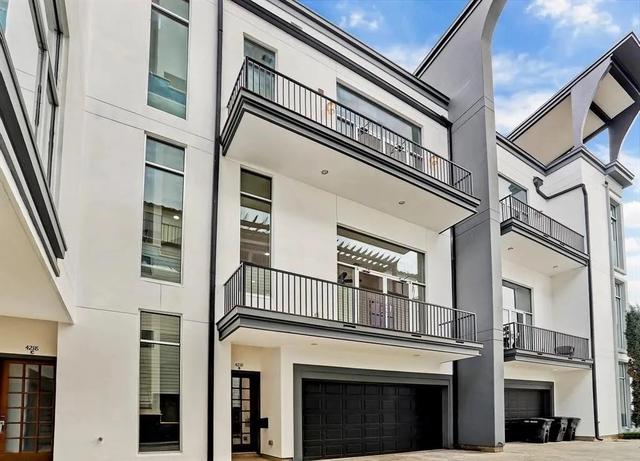 4218 Gibson St #B, Houston, TX 77007