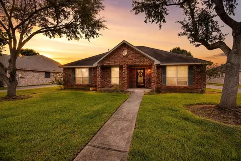 2214 Meadows Blvd, League City, TX 77573