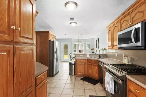 Entry Way - 6465 Tahoe Dr, Beaumont, TX 77708 photo 3 of 4