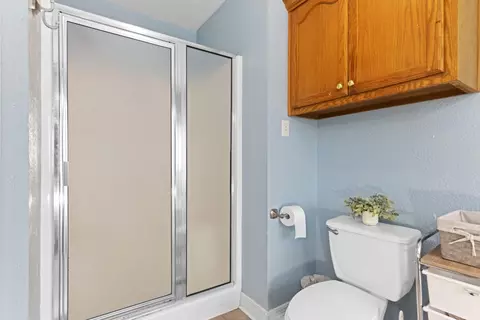 Bath - 6465 Tahoe Dr, Beaumont, TX 77708 photo 2 of 4