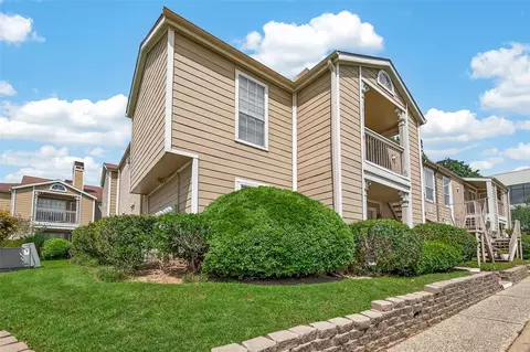 1860 White Oak Dr #311, Houston, TX 77009