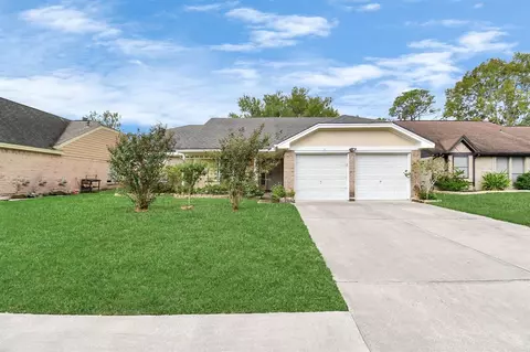 10002 Kirkvale Dr, Houston, TX 77089 photo 1