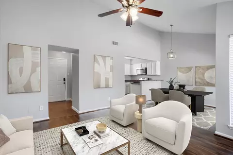 10075 Westpark Dr #17, Houston, TX 77042