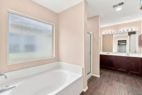 Bath - 1000 Arbor Way, Conroe, TX 77303 photo 1 of 4