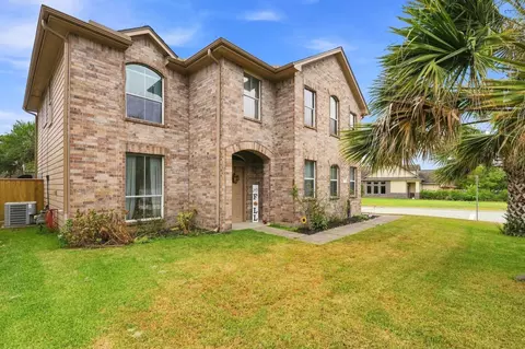 Exterior - 1000 Arbor Way, Conroe, TX 77303 photo 3 of 5