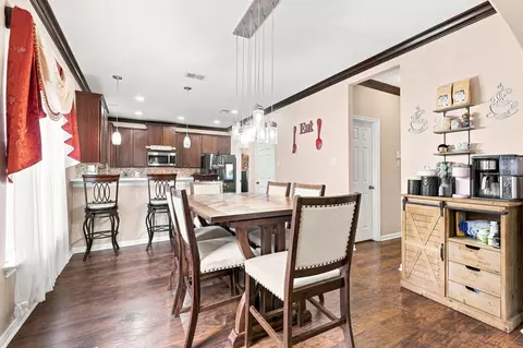 Dining - 1000 Arbor Way, Conroe, TX 77303 photo 4 of 7