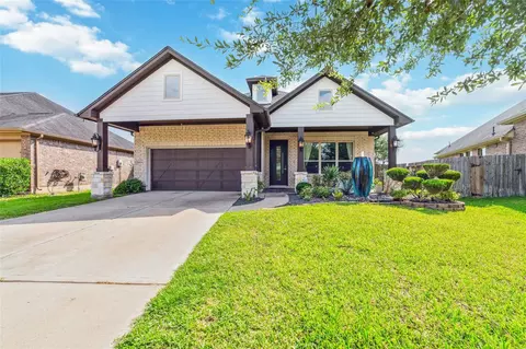 8826 Houston Falls Ln, Richmond, TX 77407