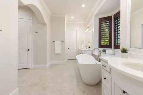 Bath - 27310 Tropper Hill Ln, Spring, TX 77386 photo 2 of 7