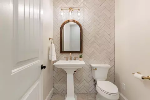 Bath - 27310 Tropper Hill Ln, Spring, TX 77386 photo 7 of 7
