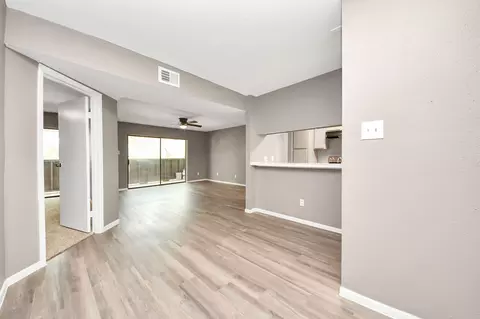 3105 Walnut Bend Ln #32, Houston, TX 77042