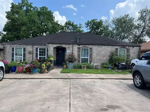12207 White Cap Ln, Houston, TX 77072