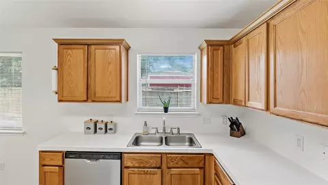 Kitchen - 3304 Judythe Ct, Bryan, TX 77803 photo 4 of 7