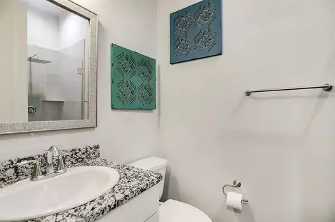 Bath - 4906 Paradigm Ln, Spring, TX 77379 photo 3 of 3