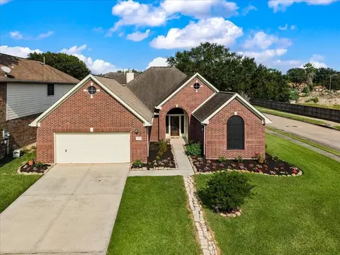 1306 Golden Sun Ct, Seabrook, TX 77586