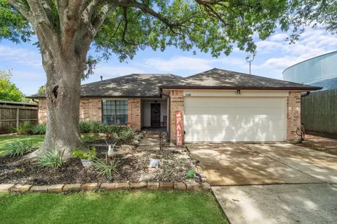 2437 Willow Bend Dr, Richmond, TX 77406