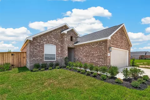 Exterior - 1411 Terry Roberts Dr, Angleton, TX 77515 photo 3 of 7