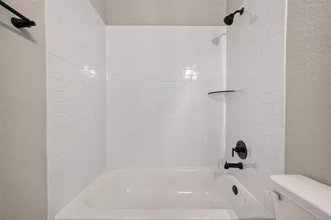 Bath - 1411 Terry Roberts Dr, Angleton, TX 77515 photo 2 of 7