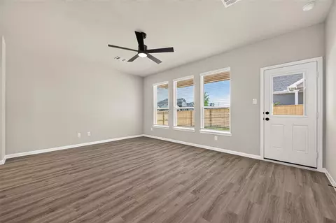 Living - 1411 Terry Roberts Dr, Angleton, TX 77515 photo 2 of 5