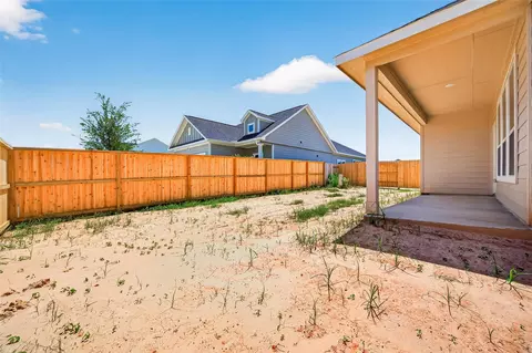 Exterior - 1411 Terry Roberts Dr, Angleton, TX 77515 photo 5 of 7